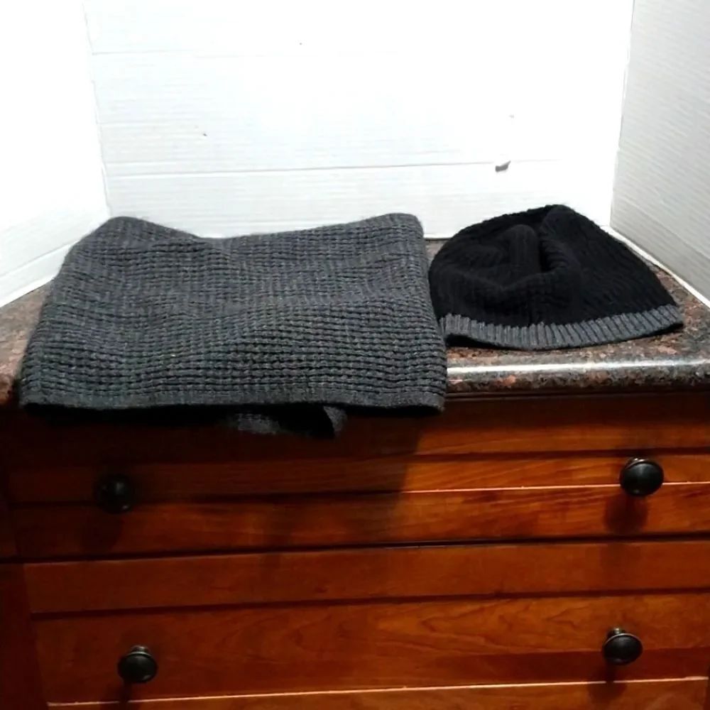 Celeste Infinity Cashmere Scarf and Beanie...NEW but the tags are missing.